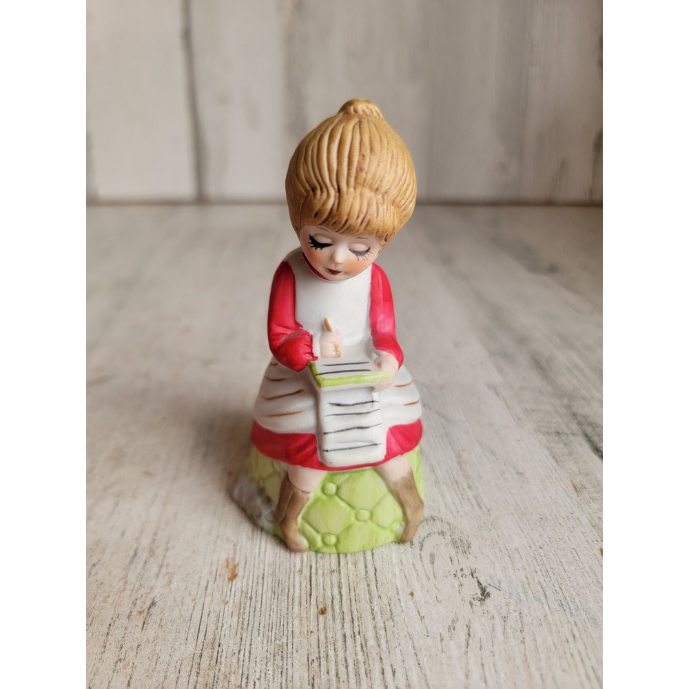 Jasco merri bell sitting girl Xmas list porcelain vintage home decor figure